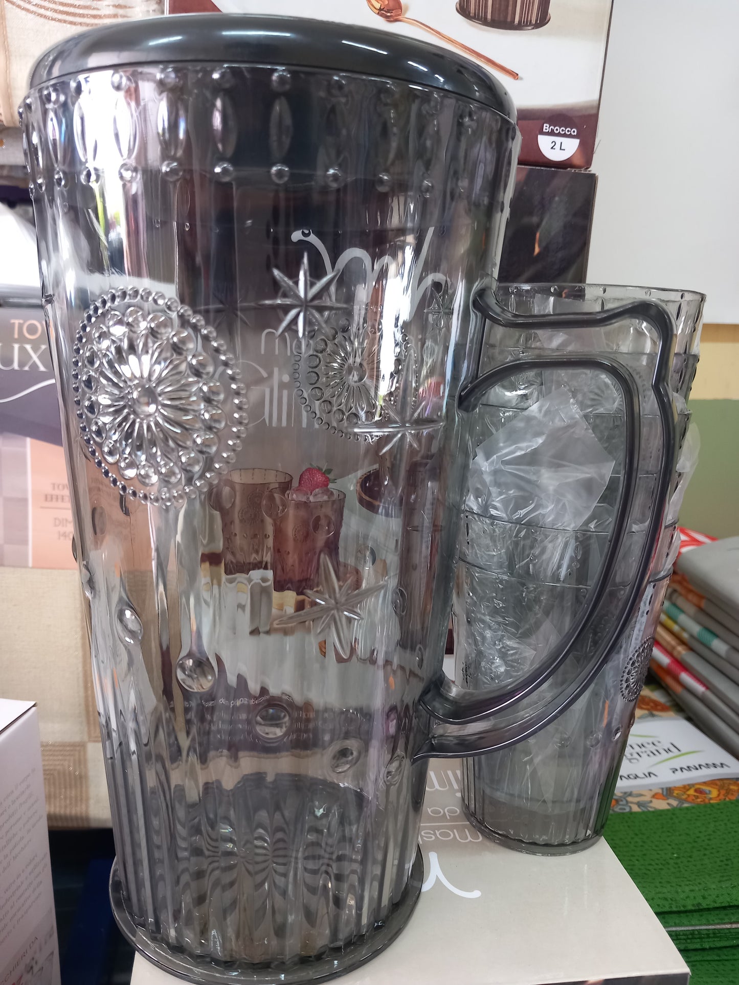 Set da 7 pezzi in plastica.