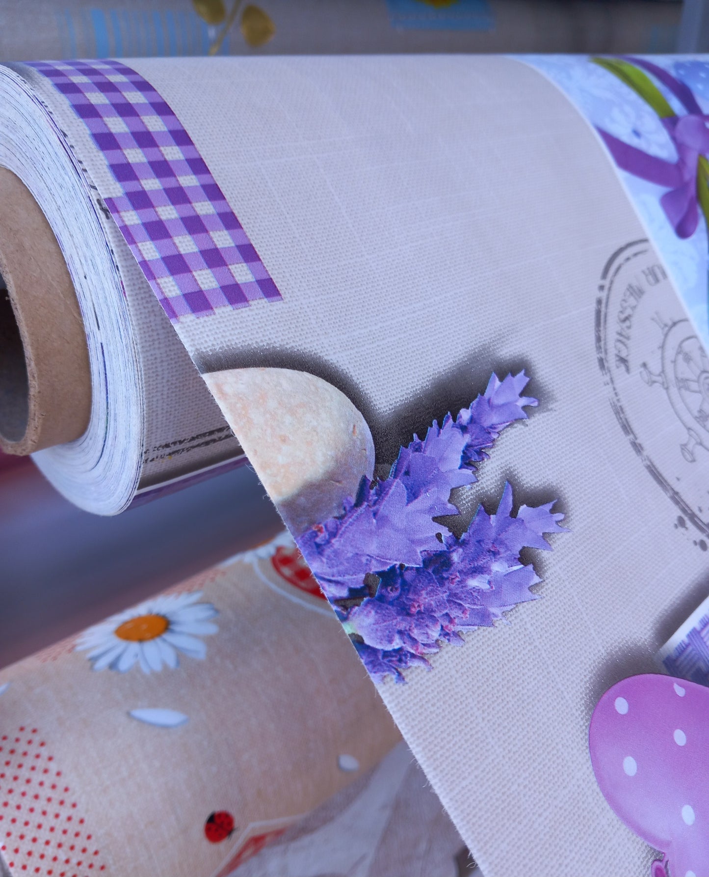 Tovaglia in PVC con retro felpato.