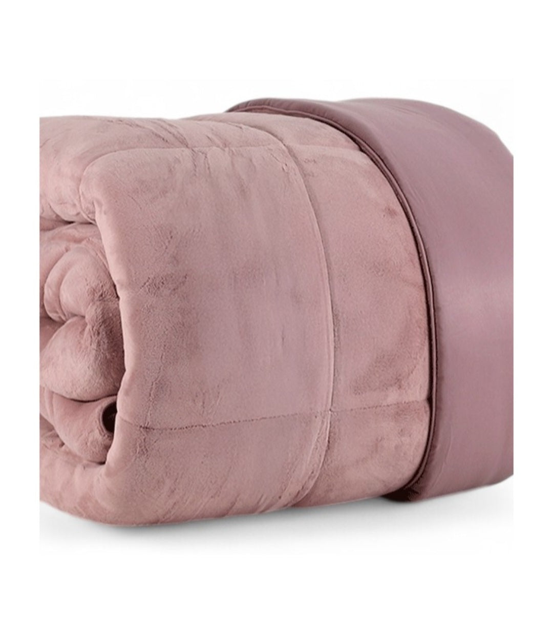 Trapunta matrimoniale in velluto coral sensitive.