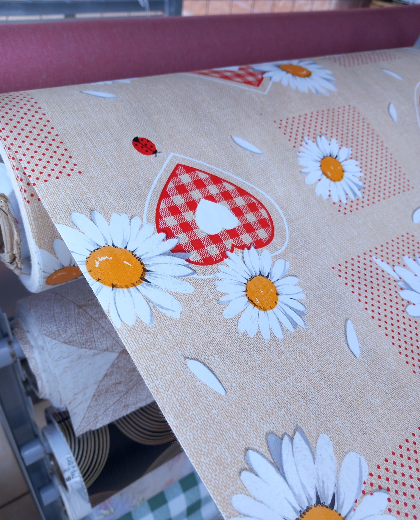 Tovaglia in PVC con retro felpato.
