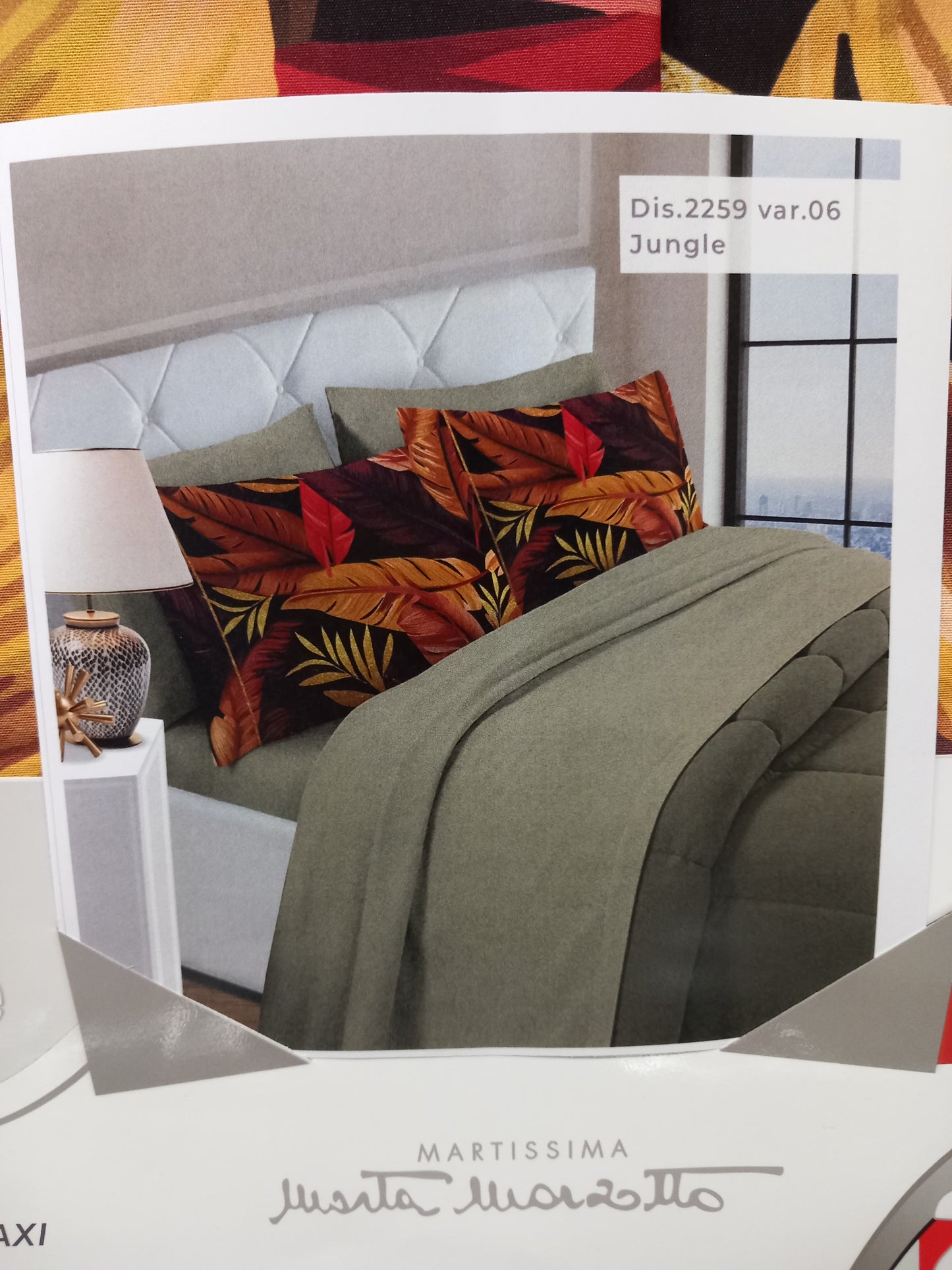 Completo letto matrimoniale in cotone con 4 federe,di cui 2 in stampa digitale.